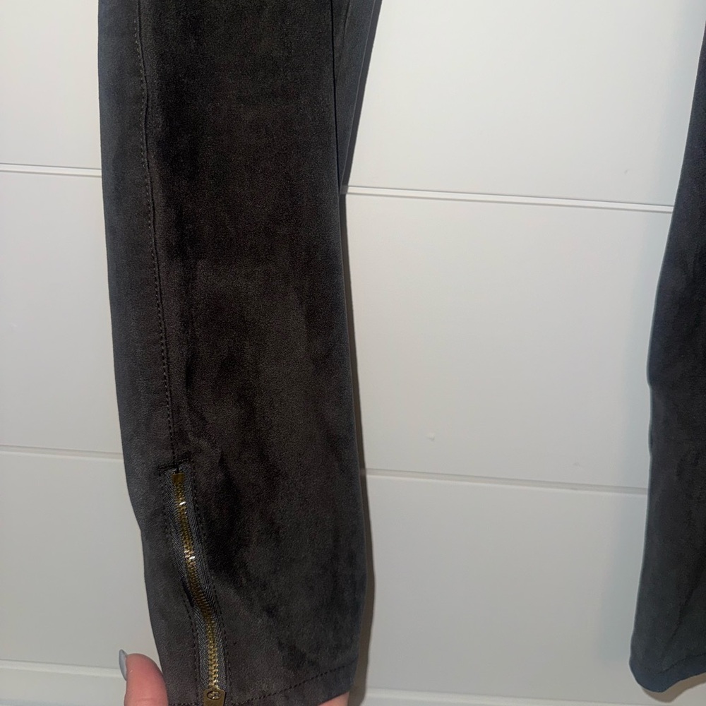 Abercrombie & Fitch Men's Corduroy Pants in Black - Picture 4 of 5